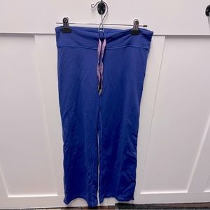 ⬇️$25‎ Lululemon purple straight leg leggings size 4